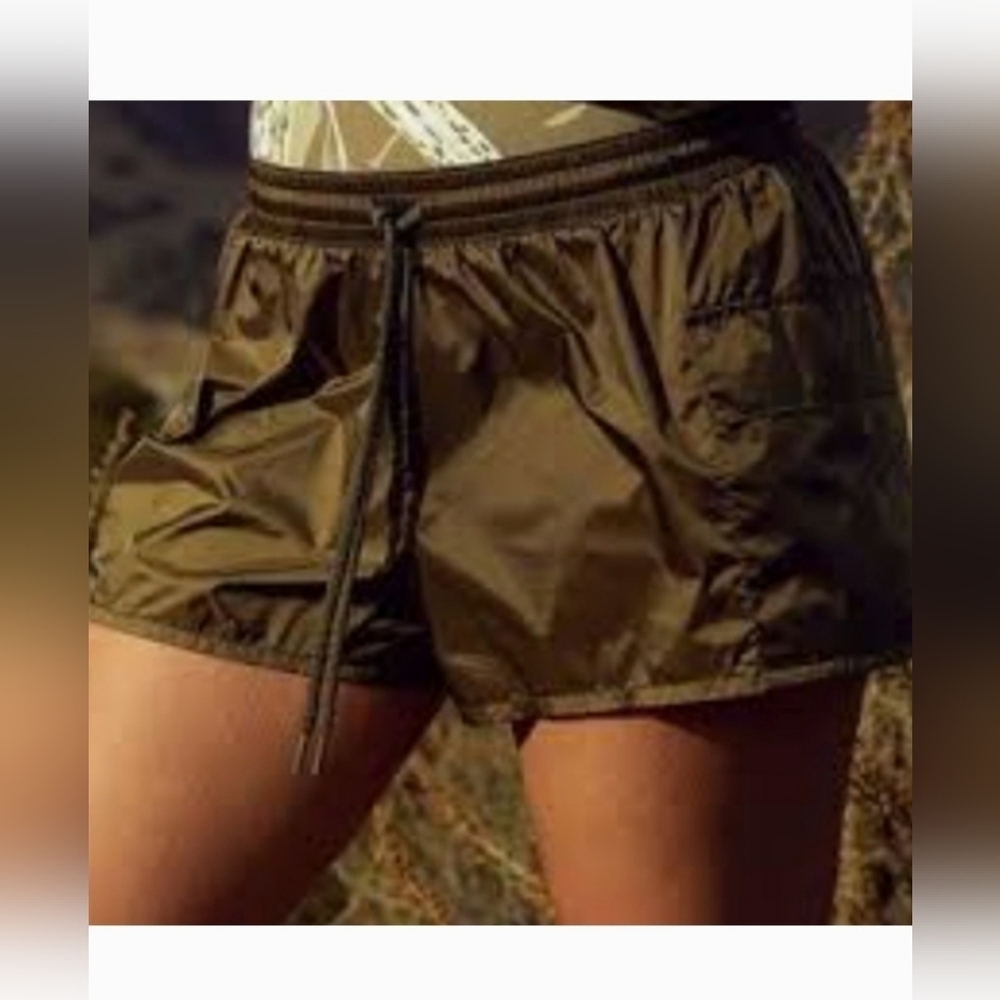 Aerie Offline Nylon Shorts Shine Cargo Pockets Olive Green Size XS NWT